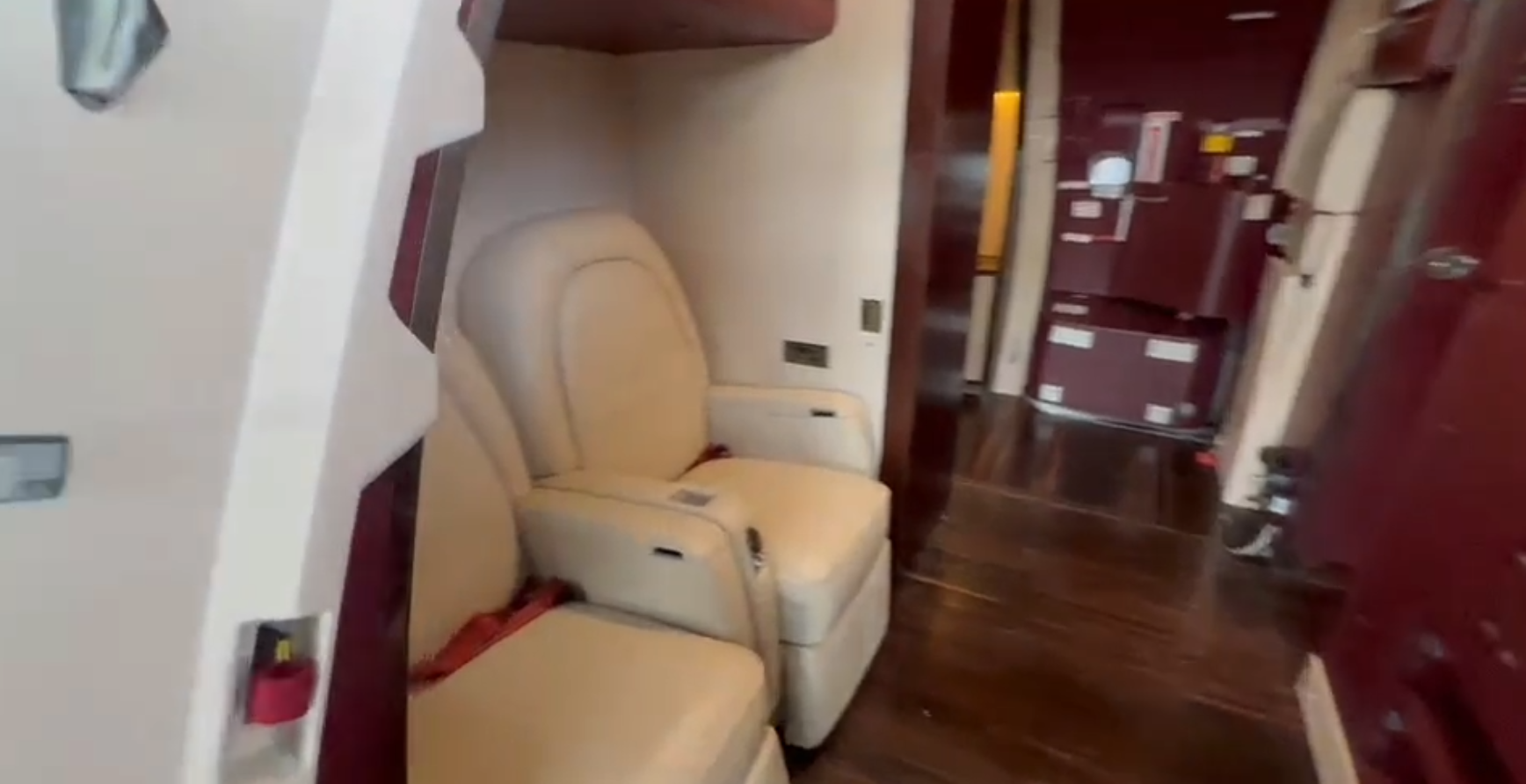 价格3200万。ACJ319 2024全新内饰 (3).png