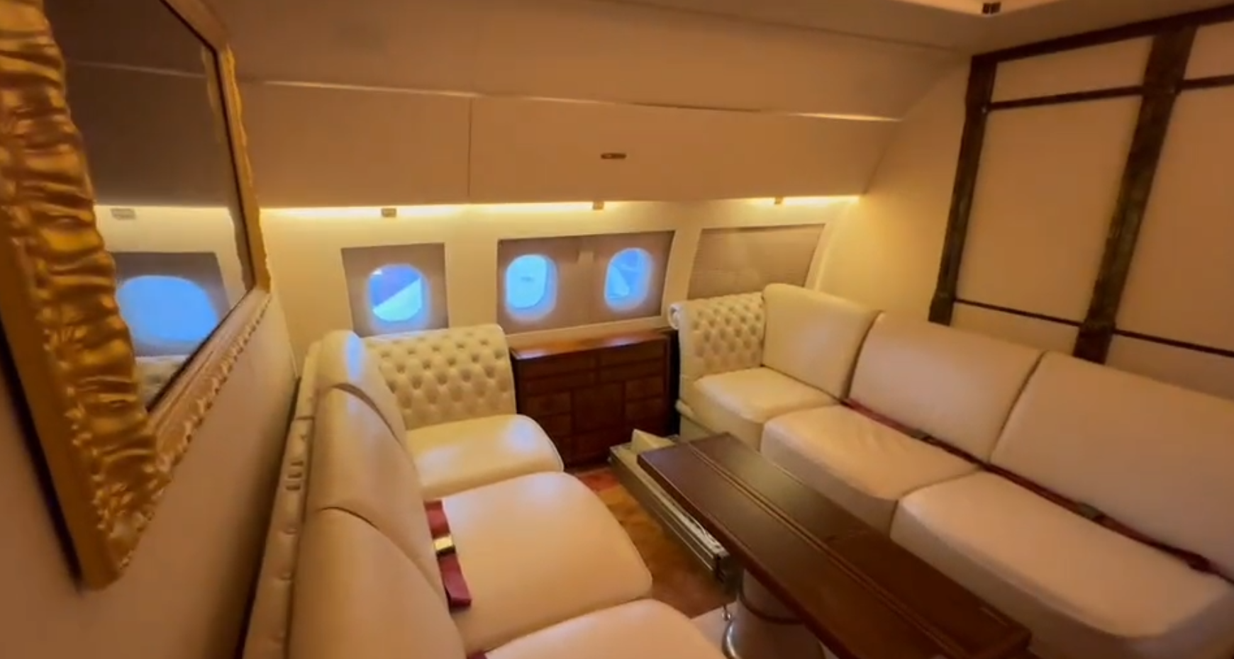 价格3200万。ACJ319 2024全新内饰 (6).png