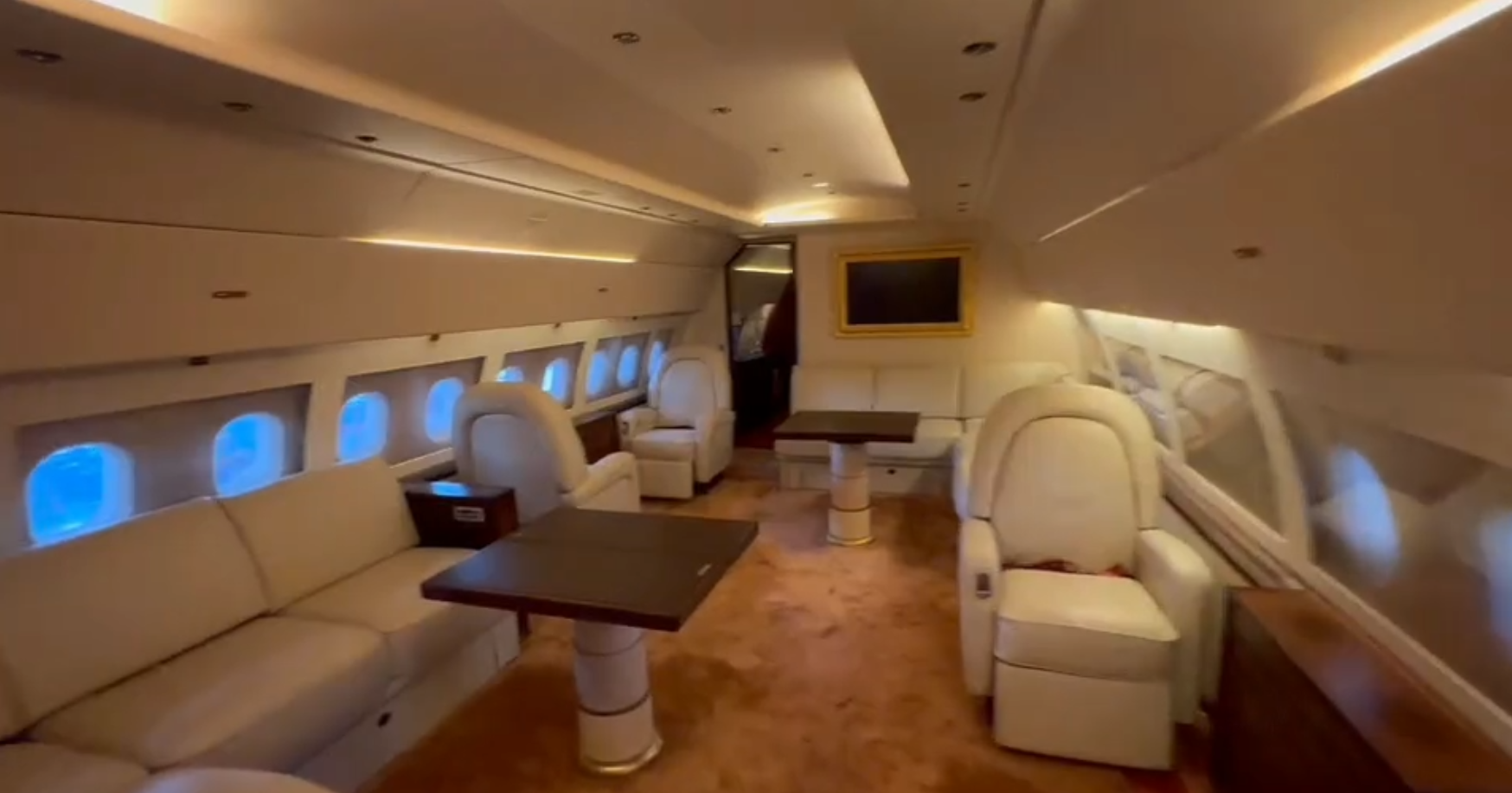 价格3200万。ACJ319 2024全新内饰 (7).png